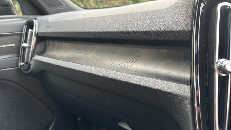 Volvo Xc40 170kW Recharge Ultimate 69kWh 5dr Auto Electric Estate